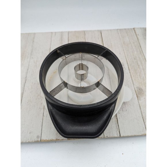 Pampered Chef #1 Pineapple Wedger Corer Cutter Slicer 2416 W/ Blade Guard Cover - Picture 3 of 4